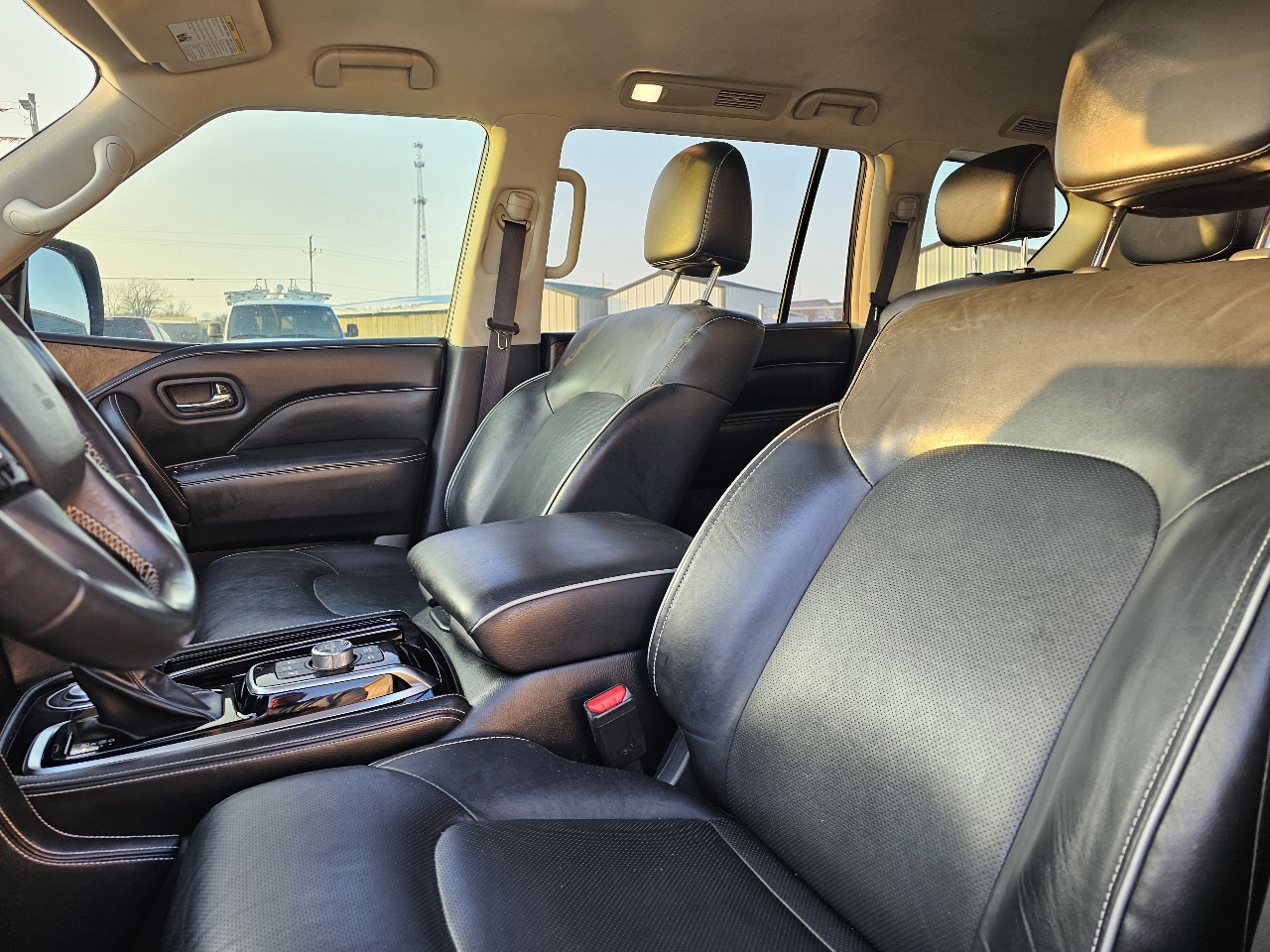 Infiniti QX80 LUXE 2022