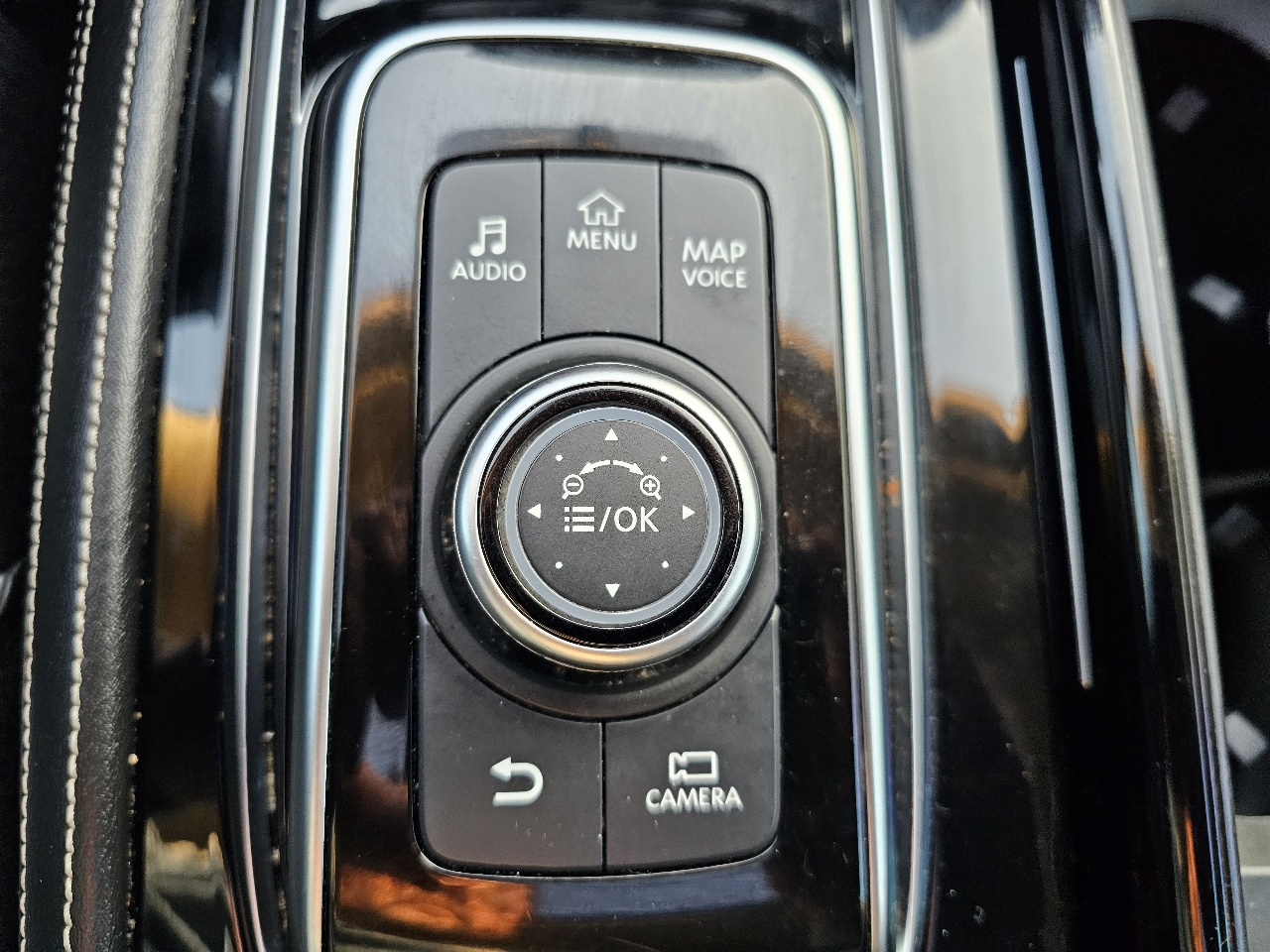 Infiniti QX80 LUXE 2022