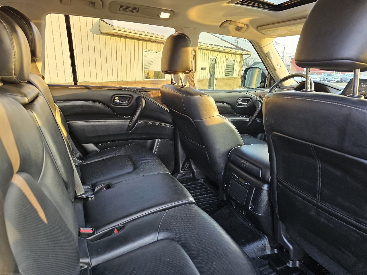 Infiniti QX80 LUXE 2022