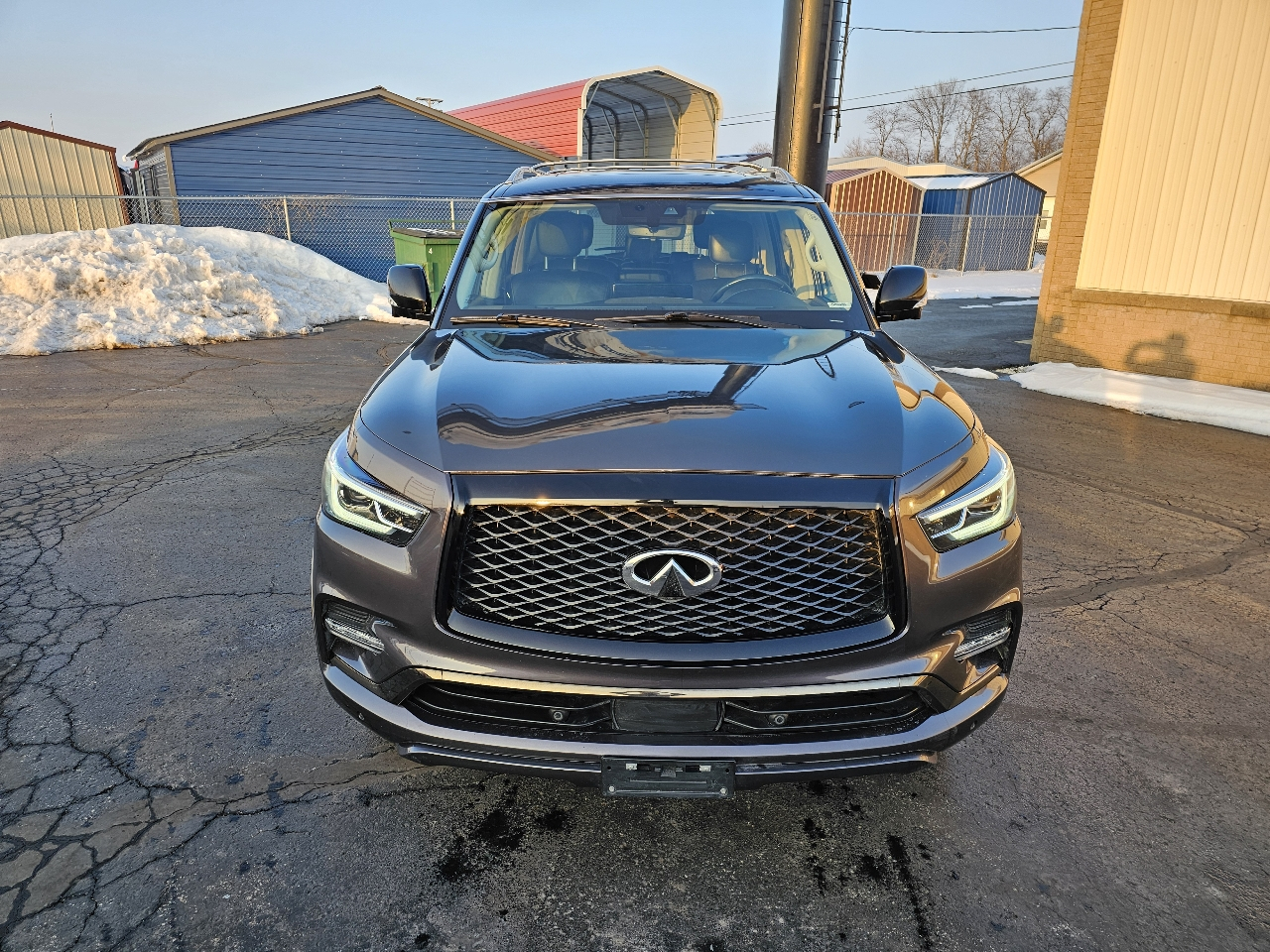 Infiniti QX80 LUXE 2022