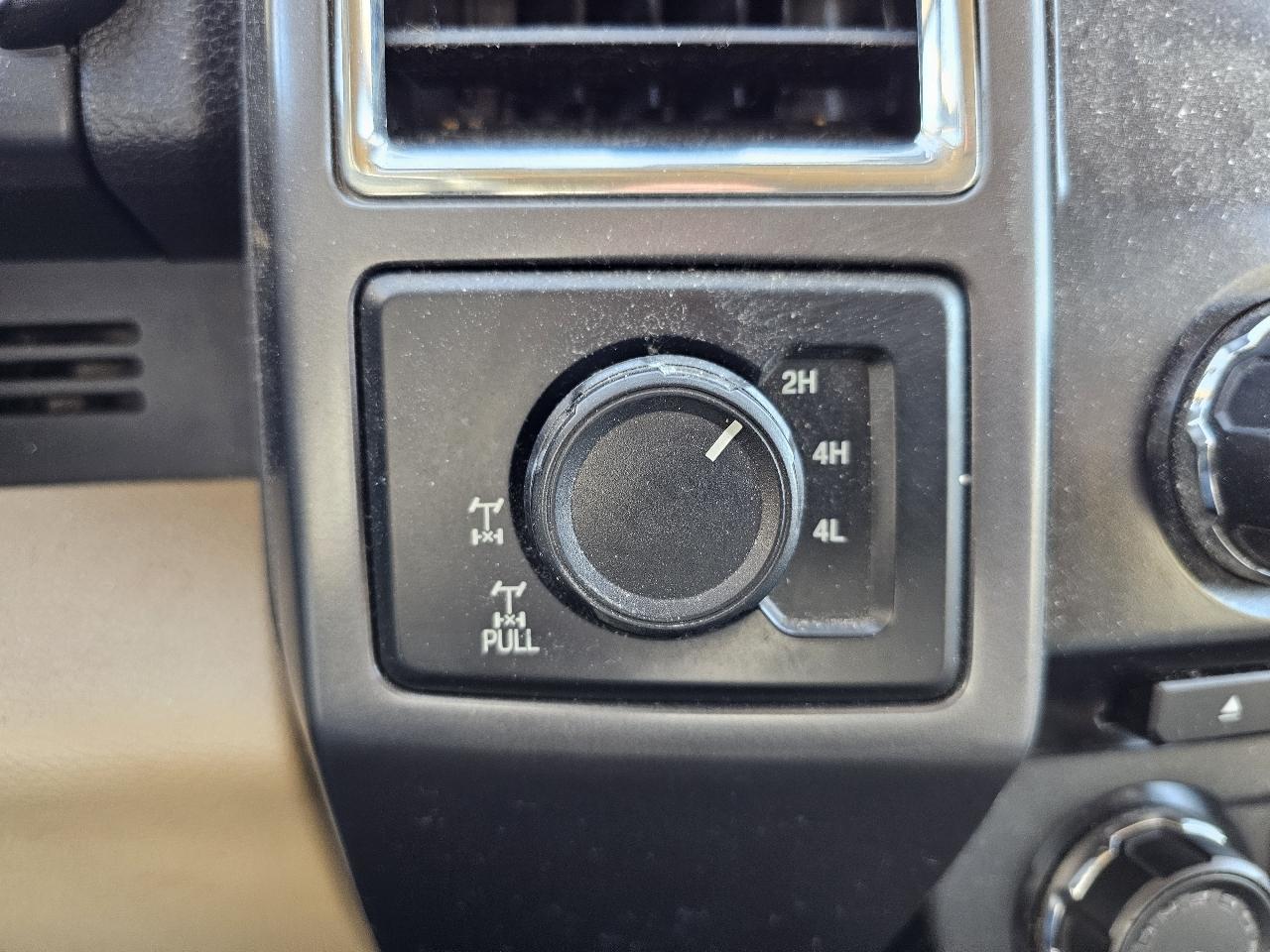 Ford F-150 XLT 4WD SuperCrew 5.5' Box 2015