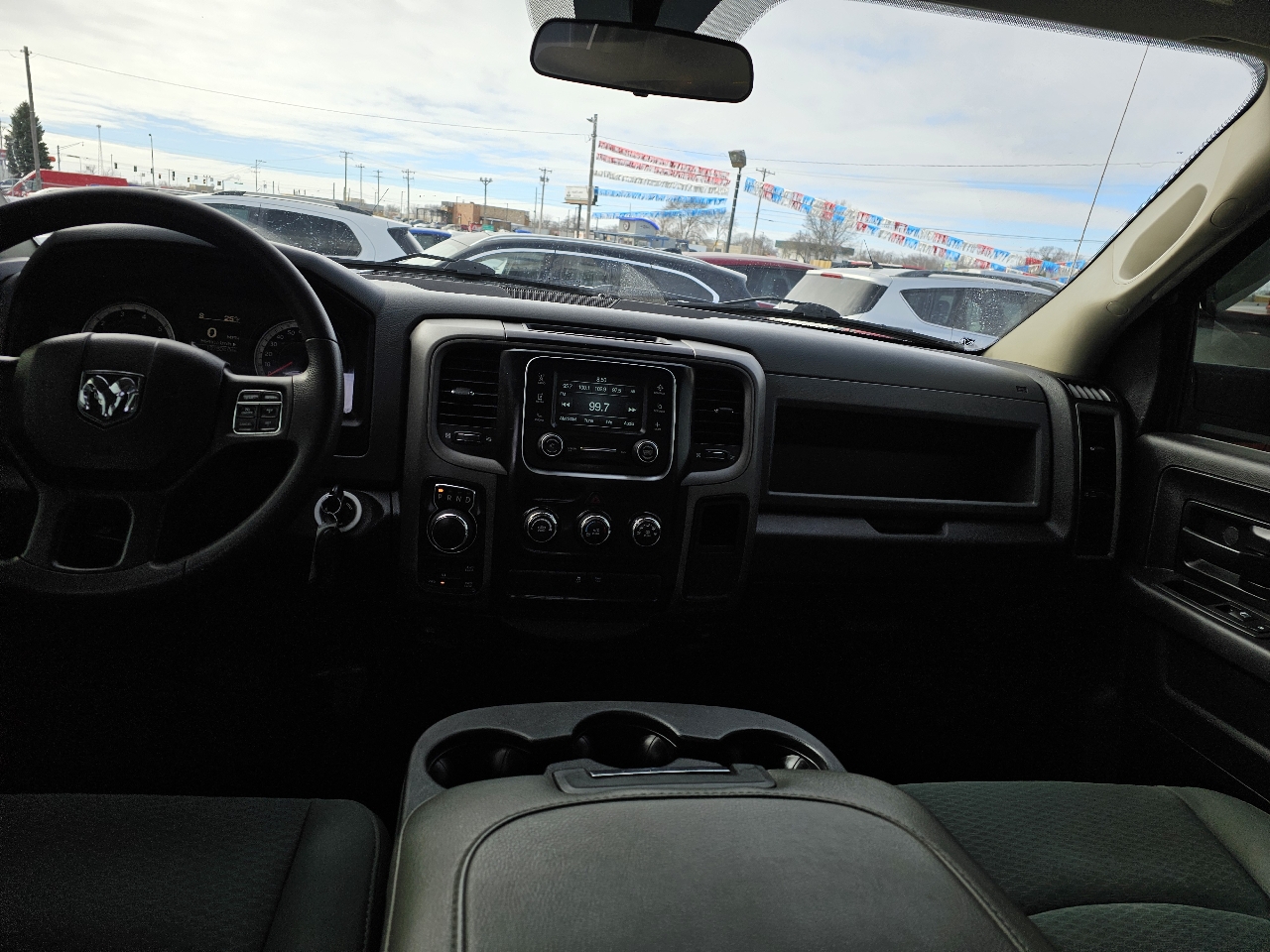 RAM 1500 Tradesman Crew Cab SWB 4WD 2017