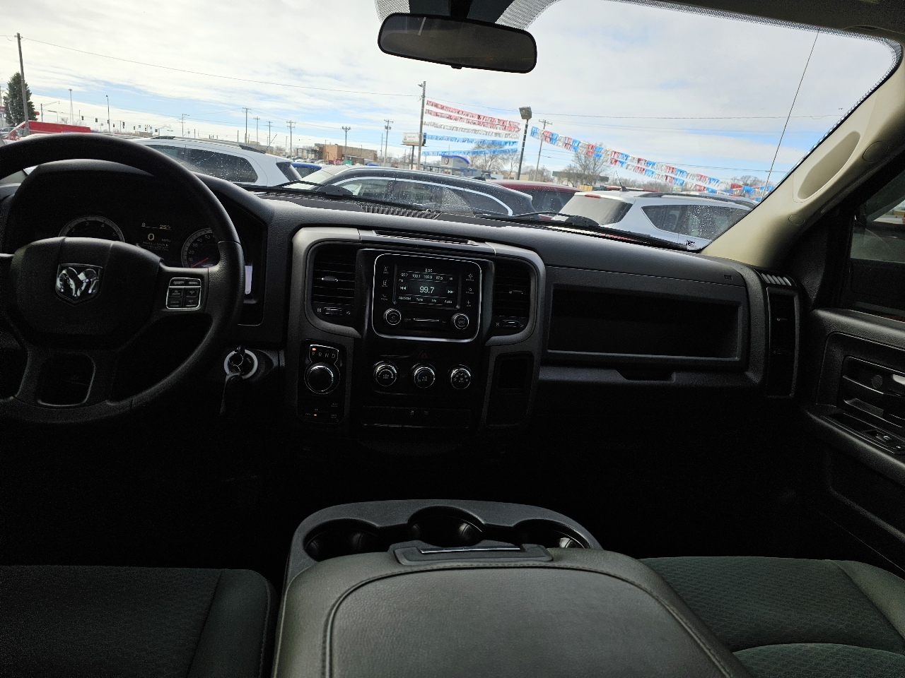 RAM 1500 Tradesman Crew Cab SWB 4WD 2017