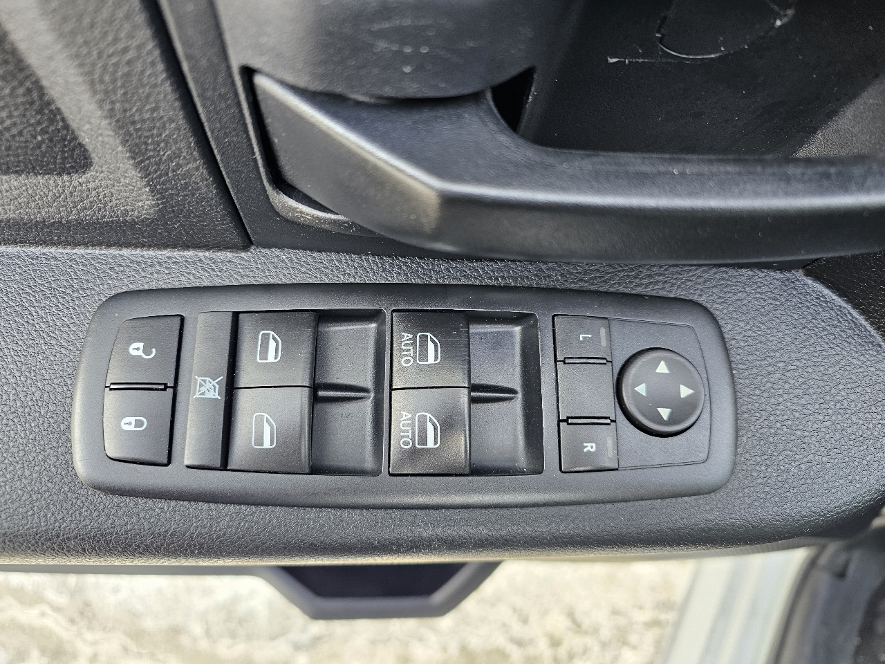 RAM 1500 Tradesman Crew Cab SWB 4WD 2017