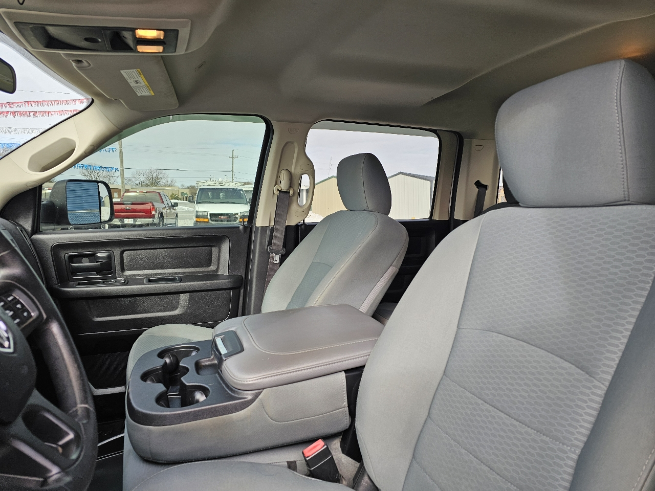 RAM 1500 Tradesman Crew Cab SWB 4WD 2017