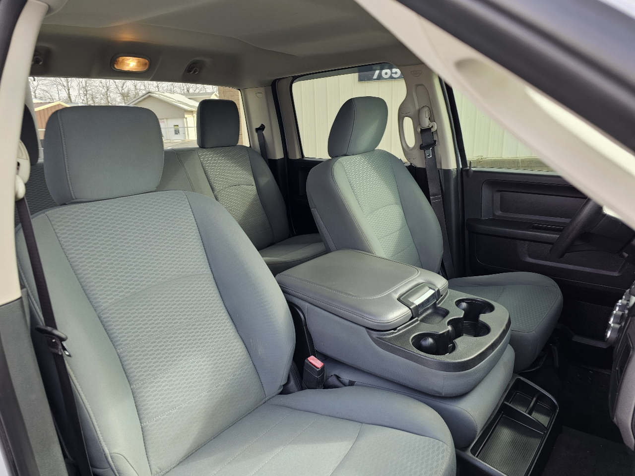 RAM 1500 Tradesman Crew Cab SWB 4WD 2017