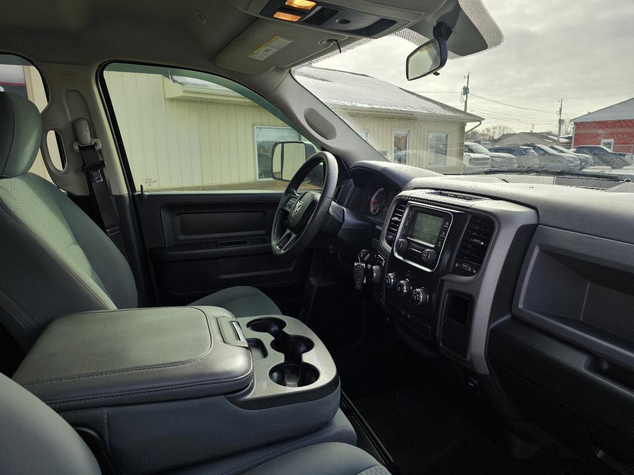 RAM 1500 Tradesman Crew Cab SWB 4WD 2017