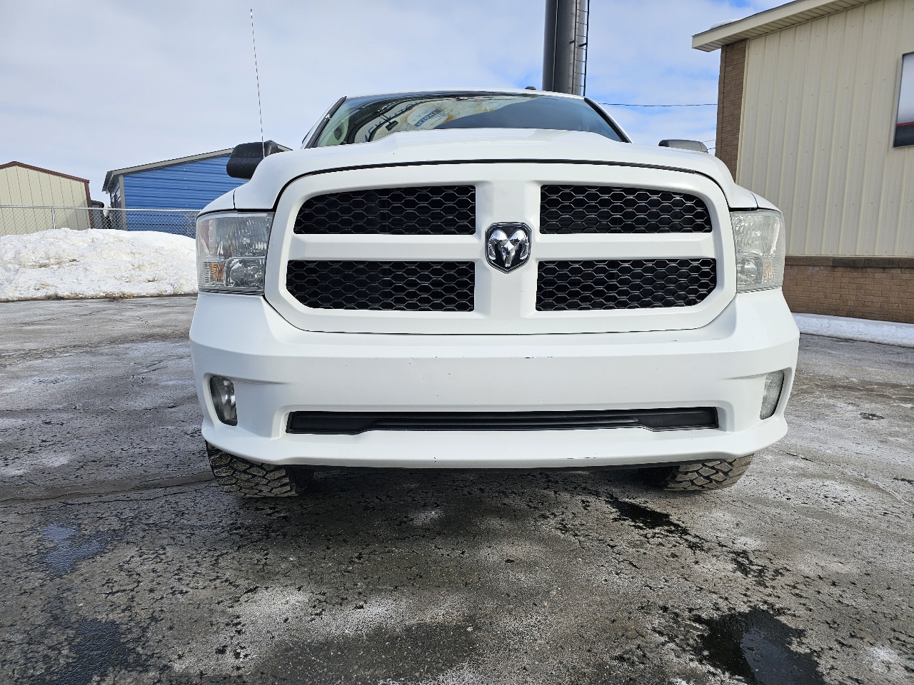 RAM 1500 Tradesman Crew Cab SWB 4WD 2017