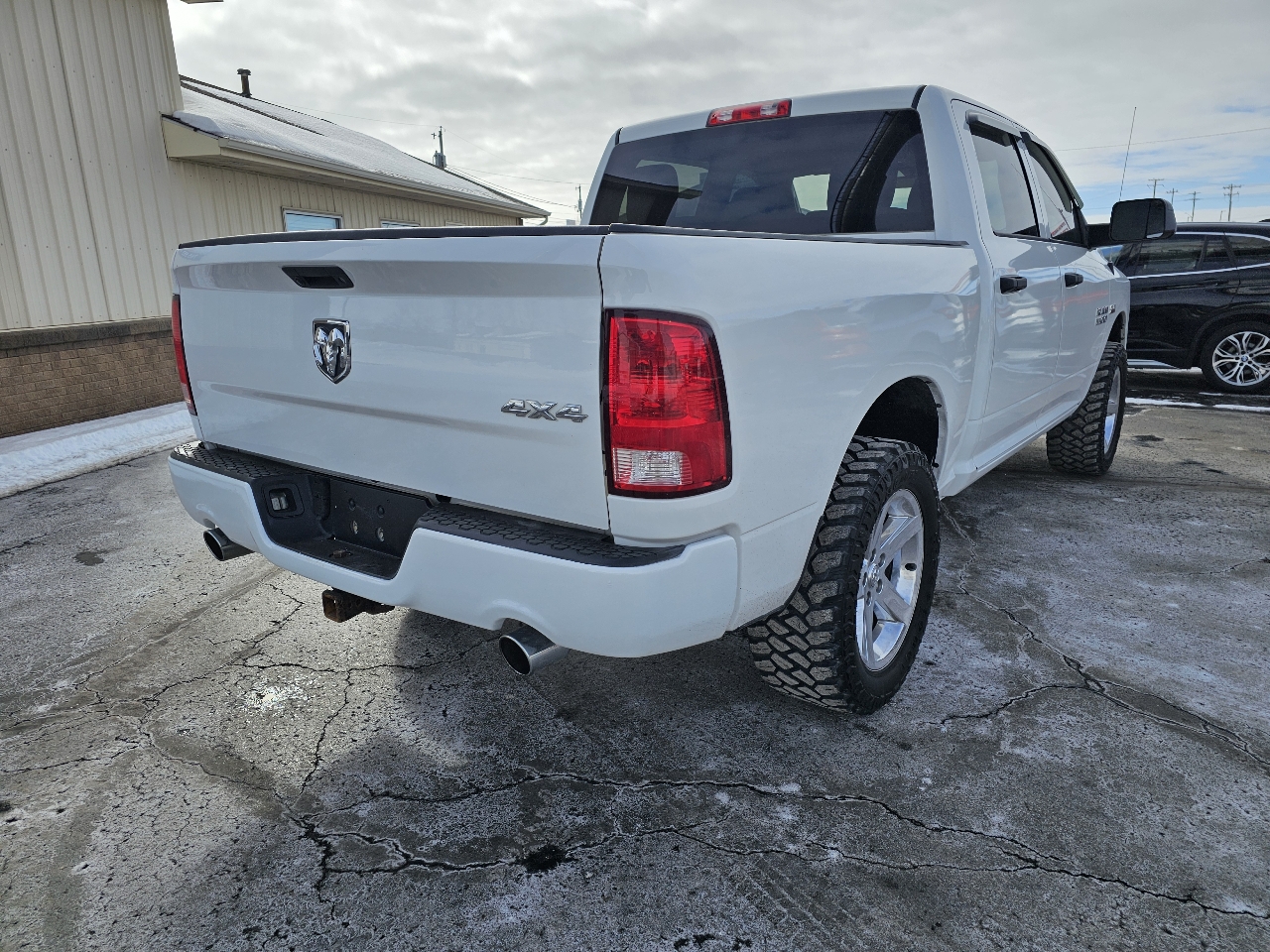 RAM 1500 Tradesman Crew Cab SWB 4WD 2017