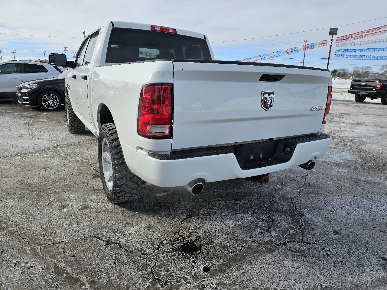 RAM 1500 Tradesman Crew Cab SWB 4WD 2017