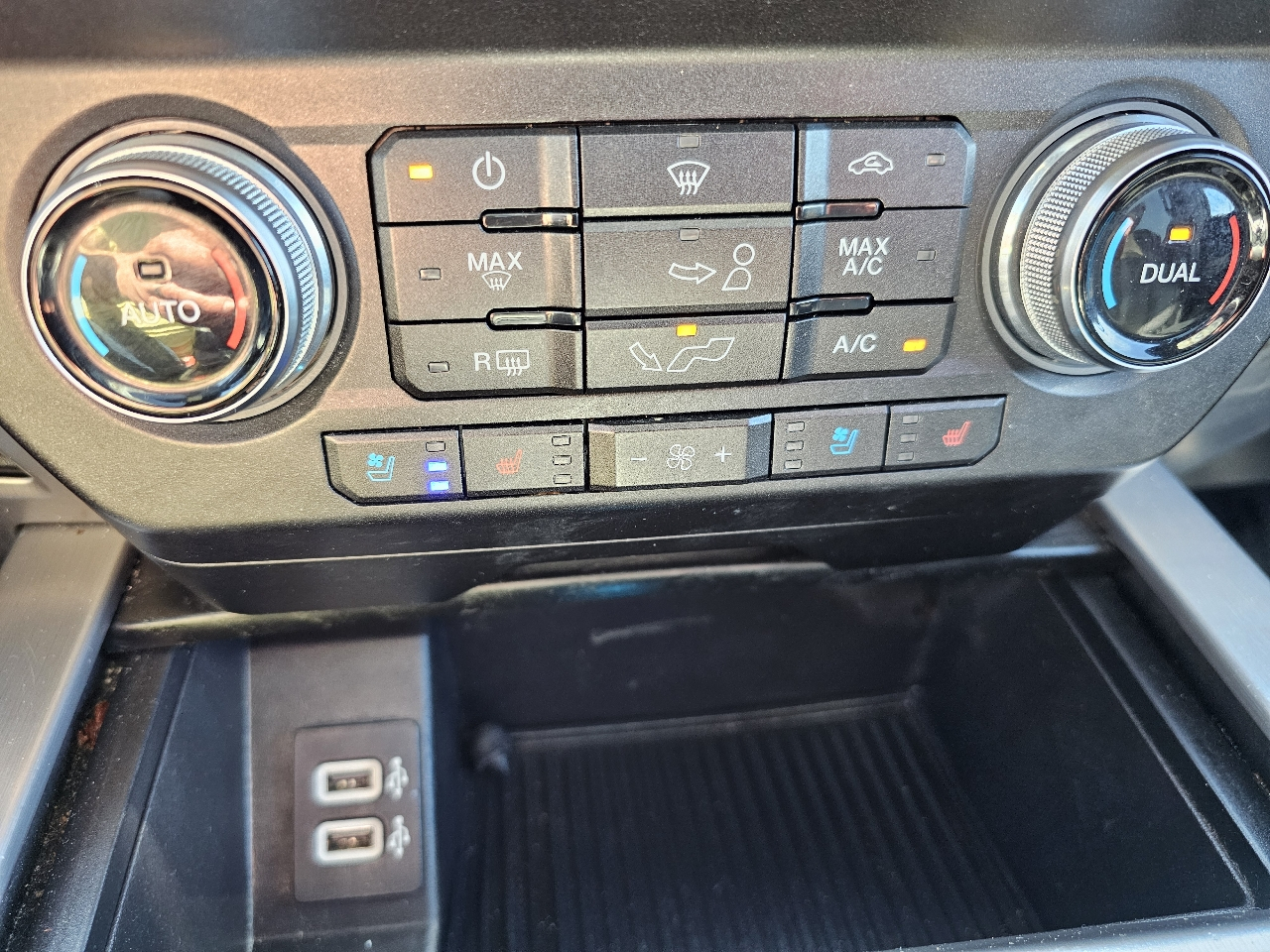 Ford F-150 4WD SuperCrew 157" Platinum 2019