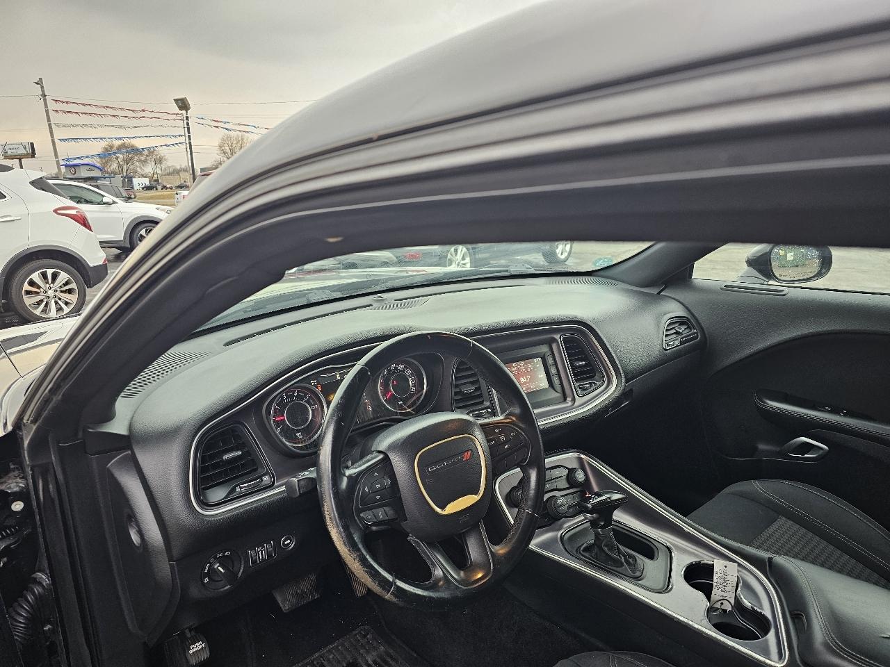 Dodge Challenger 2dr Cpe SXT 2016