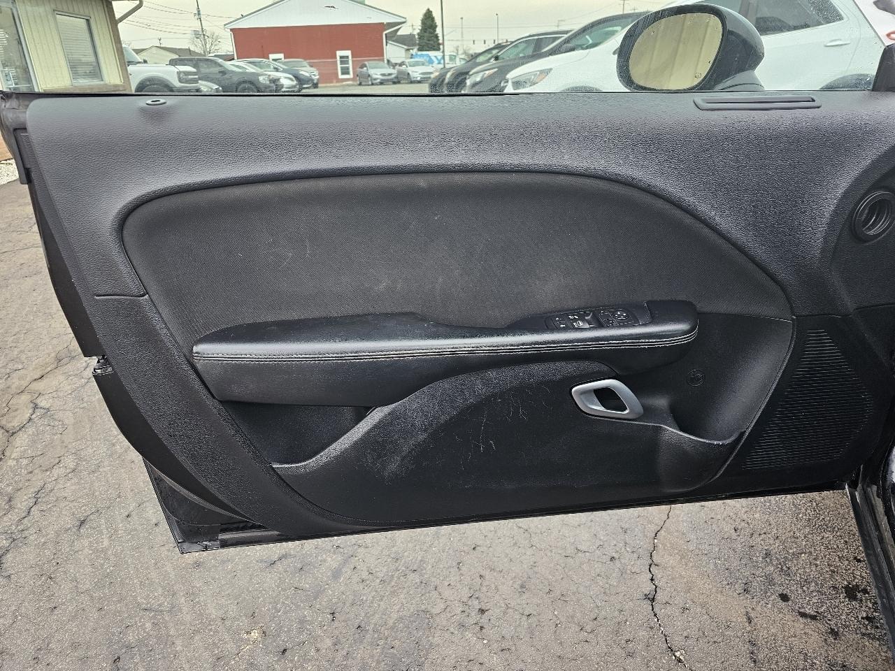 Dodge Challenger 2dr Cpe SXT 2016