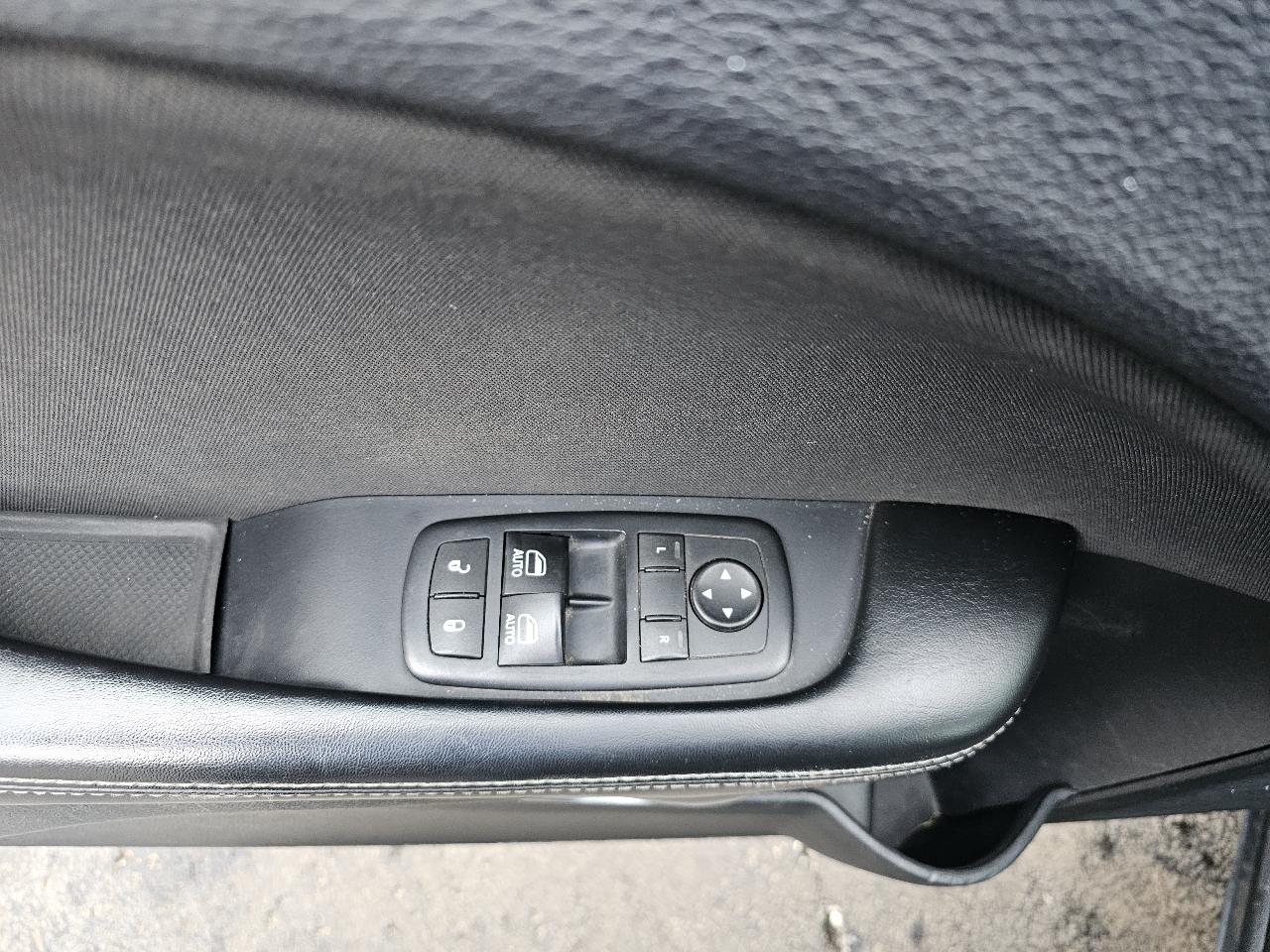 Dodge Challenger 2dr Cpe SXT 2016