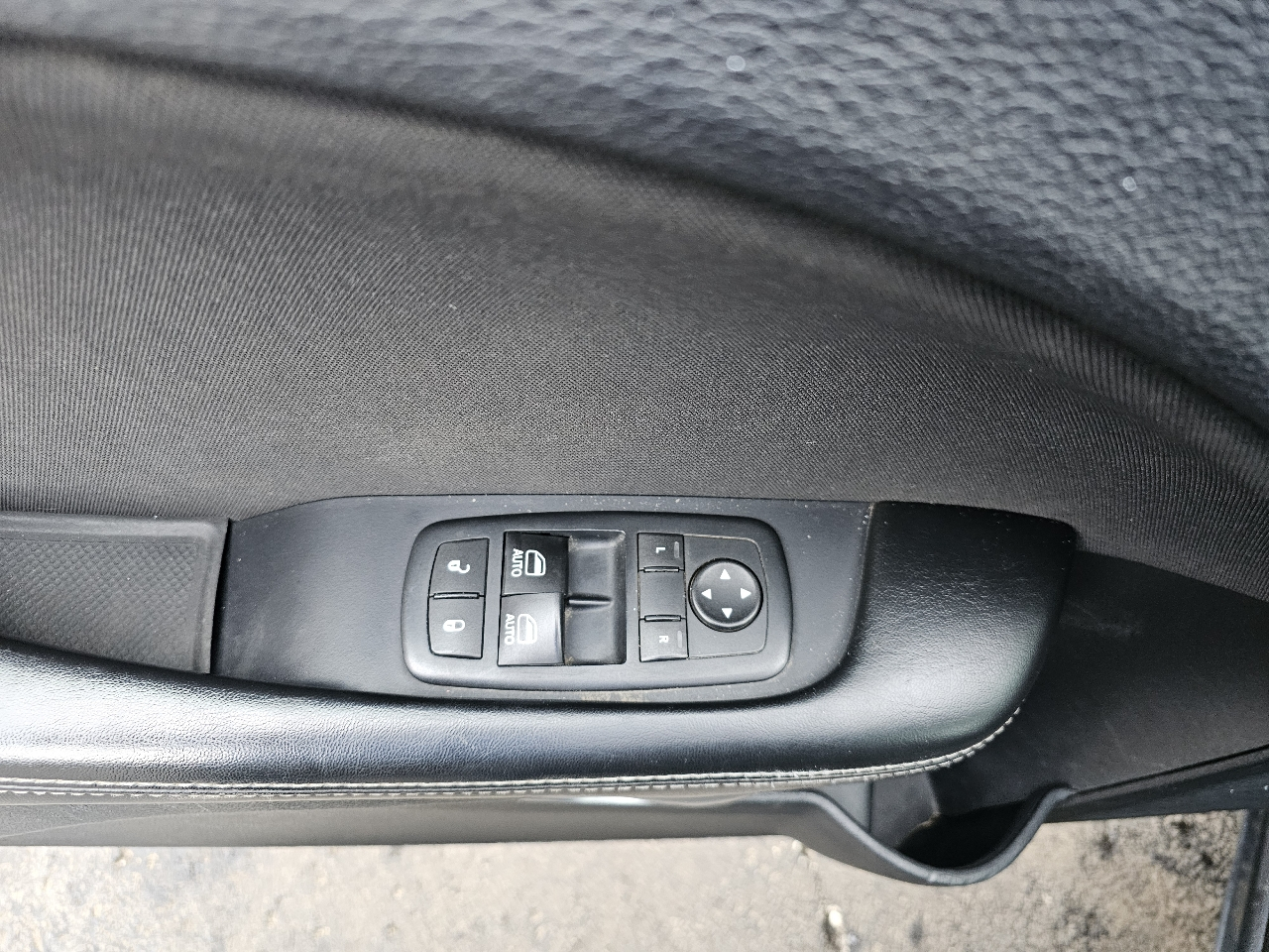 Dodge Challenger 2dr Cpe SXT 2016