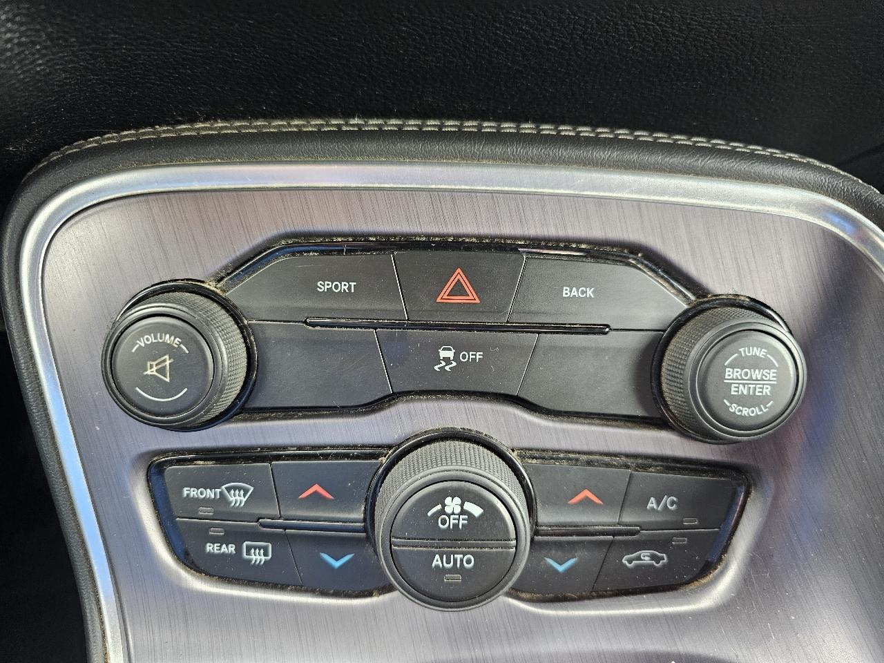 Dodge Challenger 2dr Cpe SXT 2016