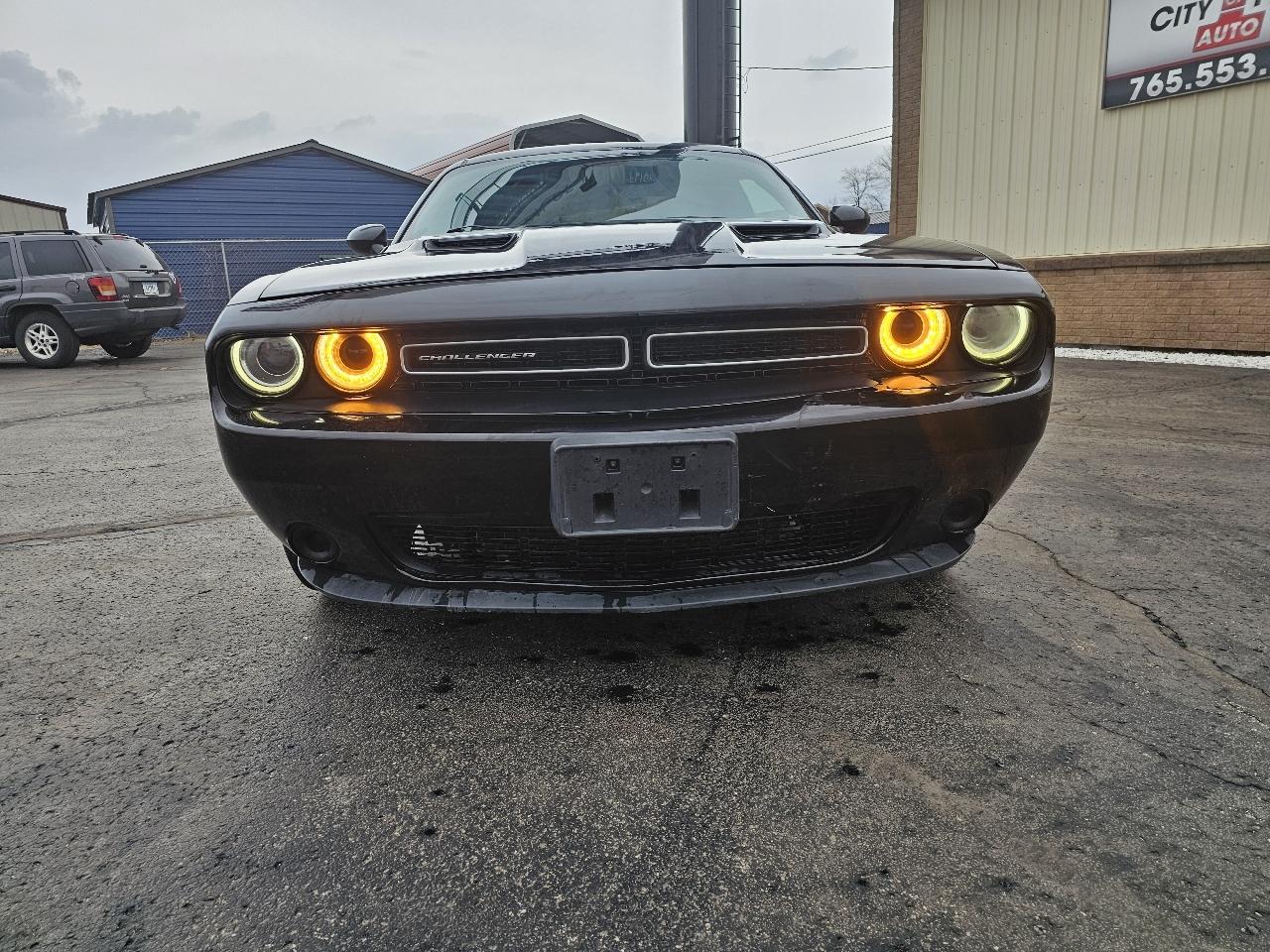 Dodge Challenger 2dr Cpe SXT 2016