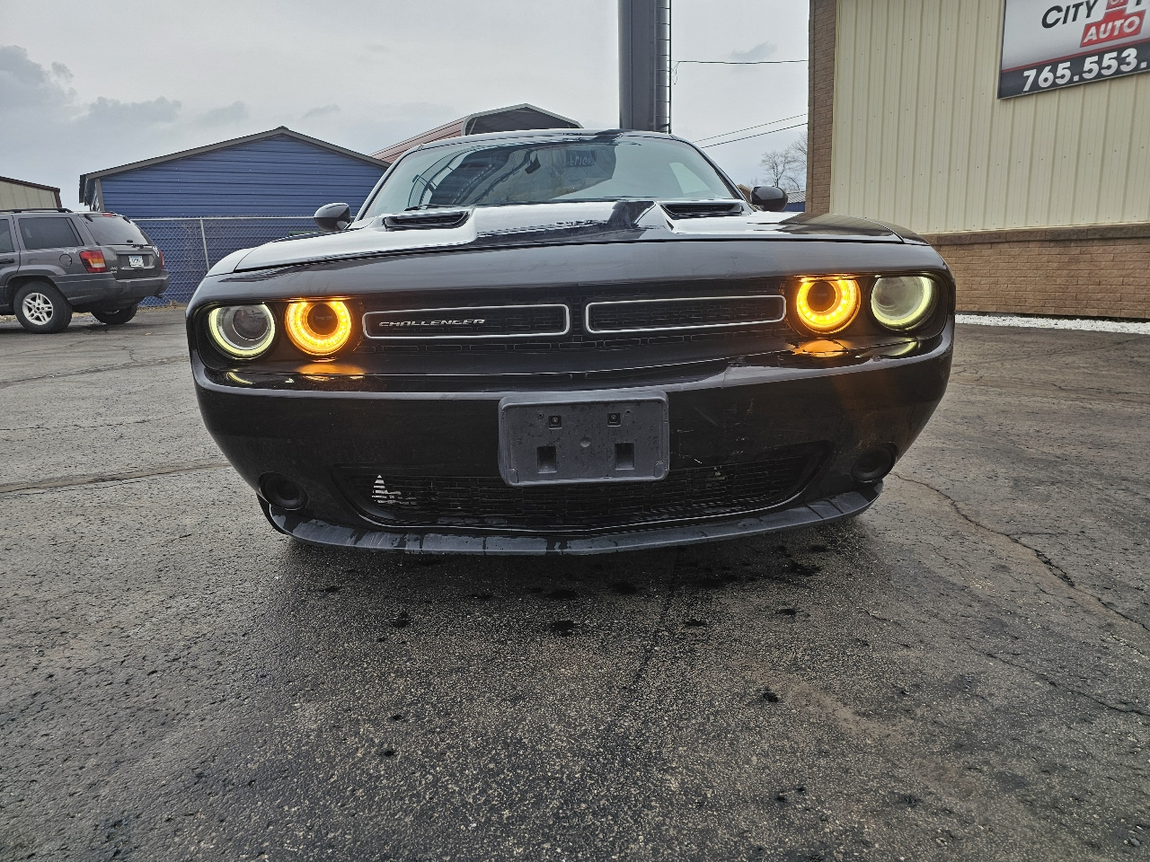 Dodge Challenger 2dr Cpe SXT 2016