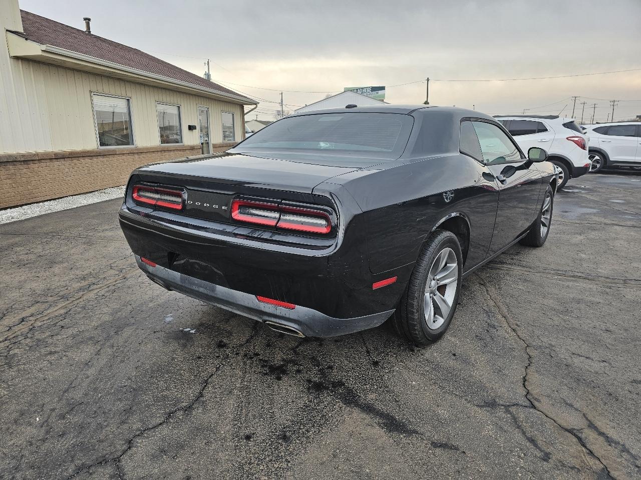 Dodge Challenger 2dr Cpe SXT 2016
