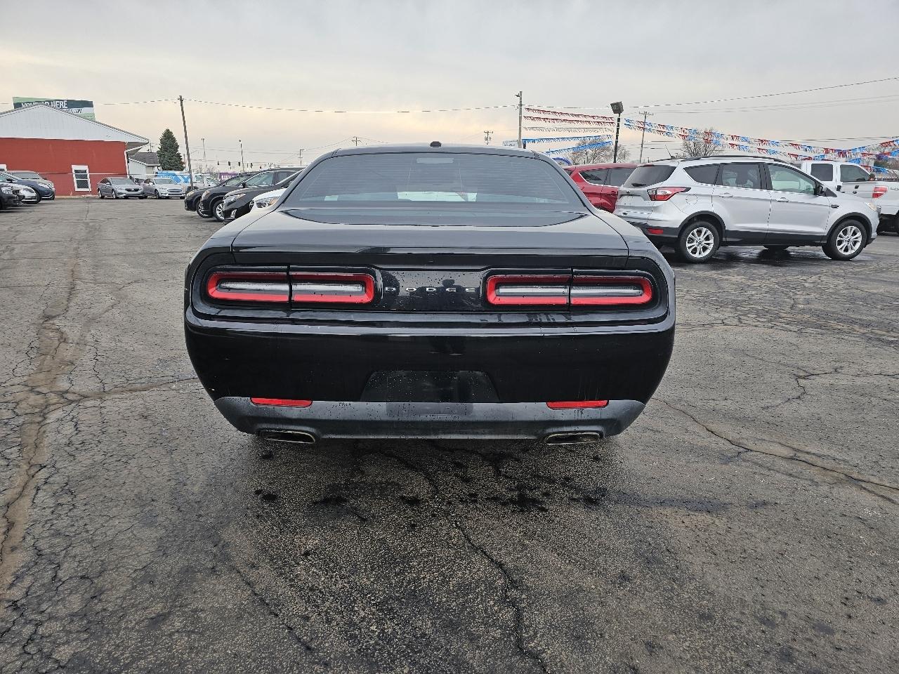 Dodge Challenger 2dr Cpe SXT 2016
