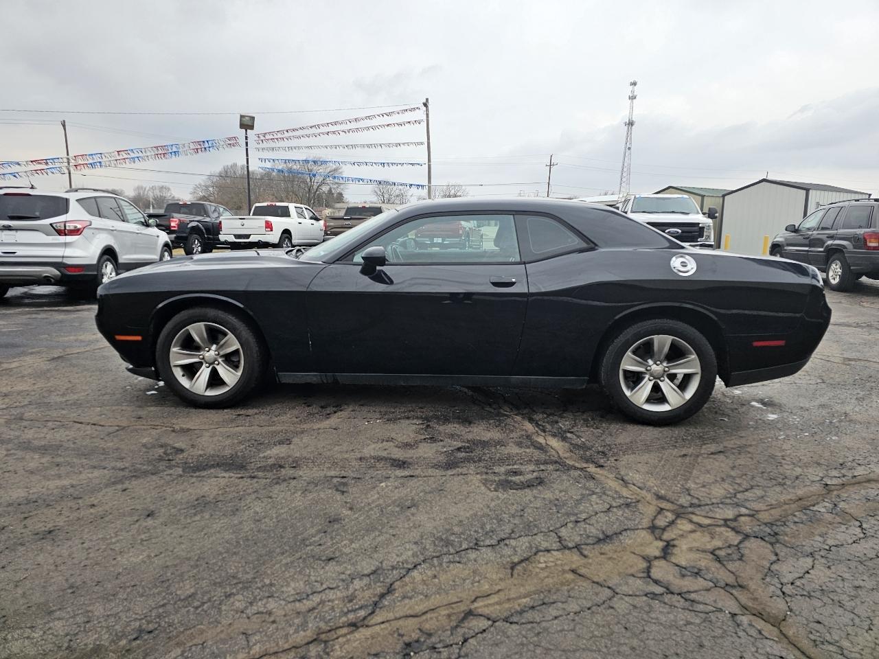 Dodge Challenger 2dr Cpe SXT 2016