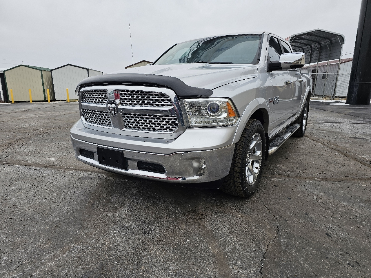 RAM 1500 Laramie 4x4 Crew Cab 5'7" Box 2017