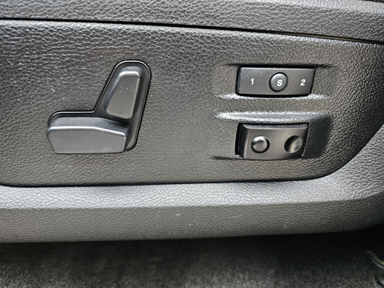 RAM 1500 Laramie 4x4 Crew Cab 5'7" Box 2017