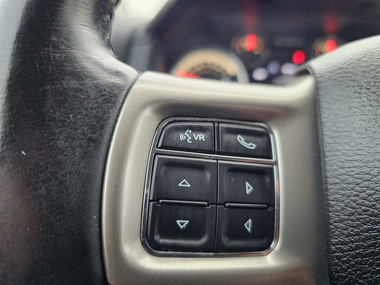 RAM 1500 Laramie 4x4 Crew Cab 5'7" Box 2017