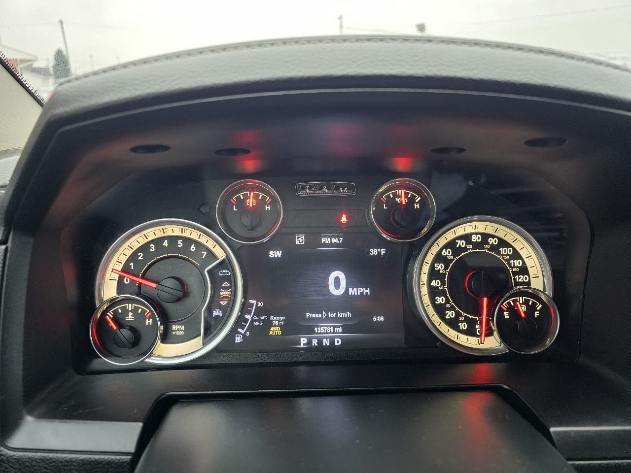 RAM 1500 Laramie 4x4 Crew Cab 5'7" Box 2017