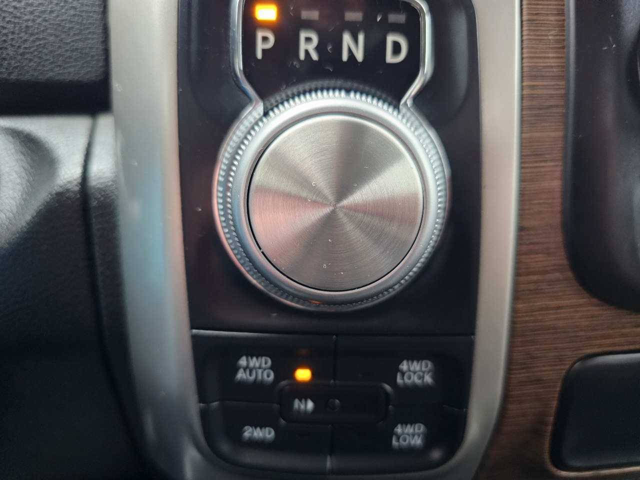 RAM 1500 Laramie 4x4 Crew Cab 5'7" Box 2017