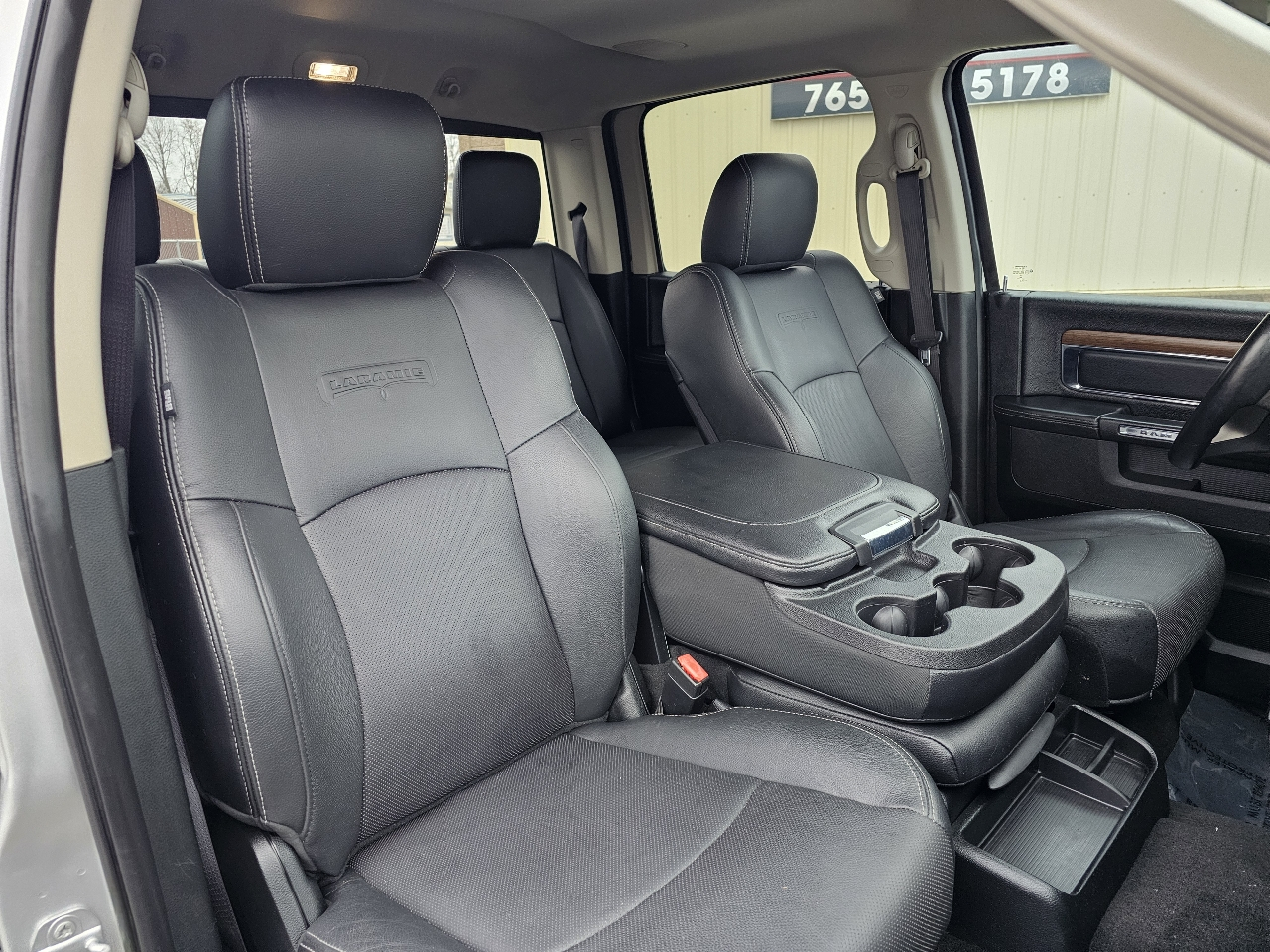 RAM 1500 Laramie 4x4 Crew Cab 5'7" Box 2017