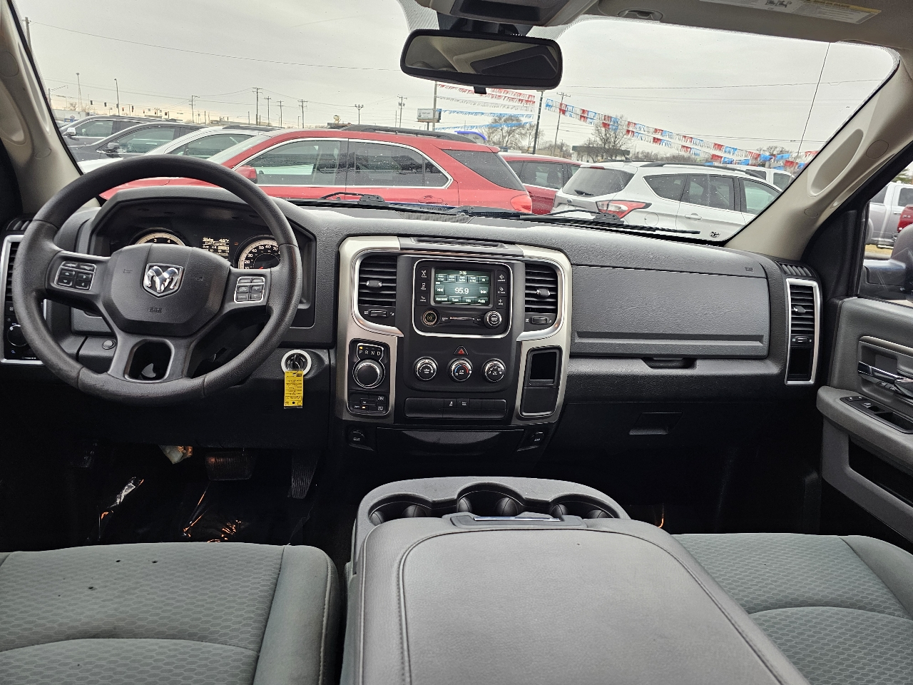 RAM 1500 4WD Crew Cab 140.5" SLT 2016