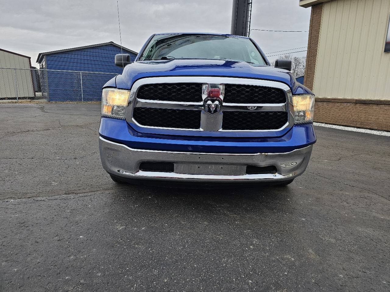 RAM 1500 4WD Crew Cab 140.5" SLT 2016