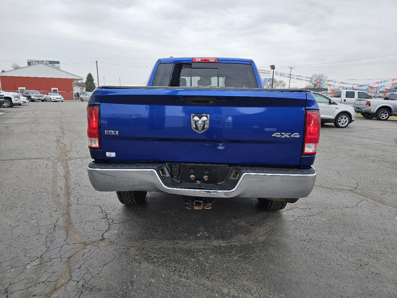 RAM 1500 4WD Crew Cab 140.5" SLT 2016