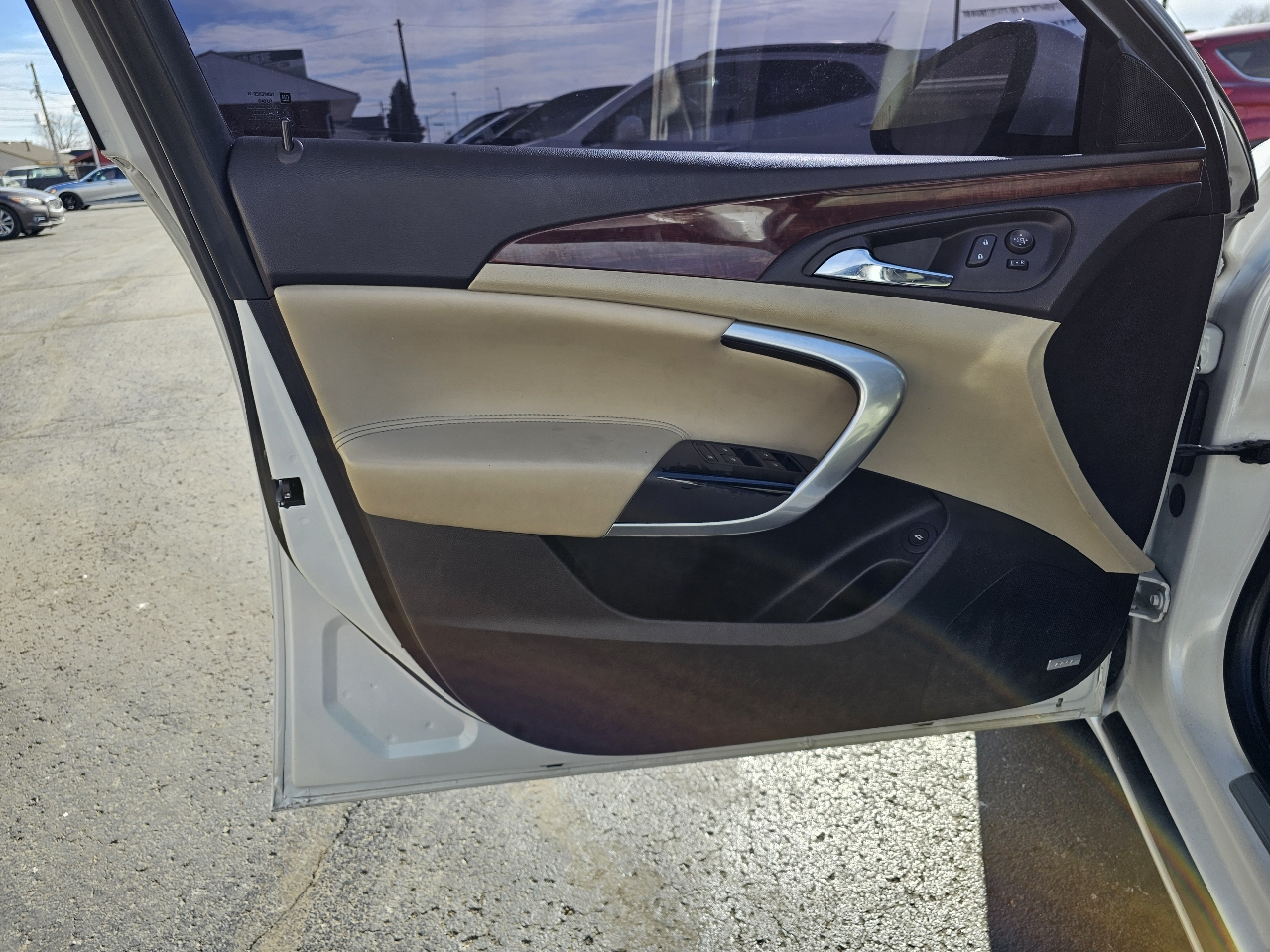 Buick Regal 4dr Sdn Premium II FWD 2016