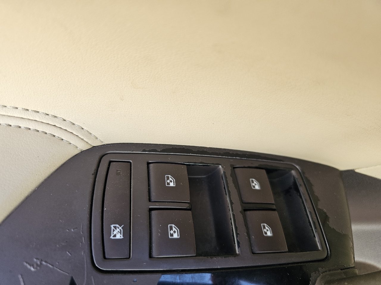 Buick Regal 4dr Sdn Premium II FWD 2016