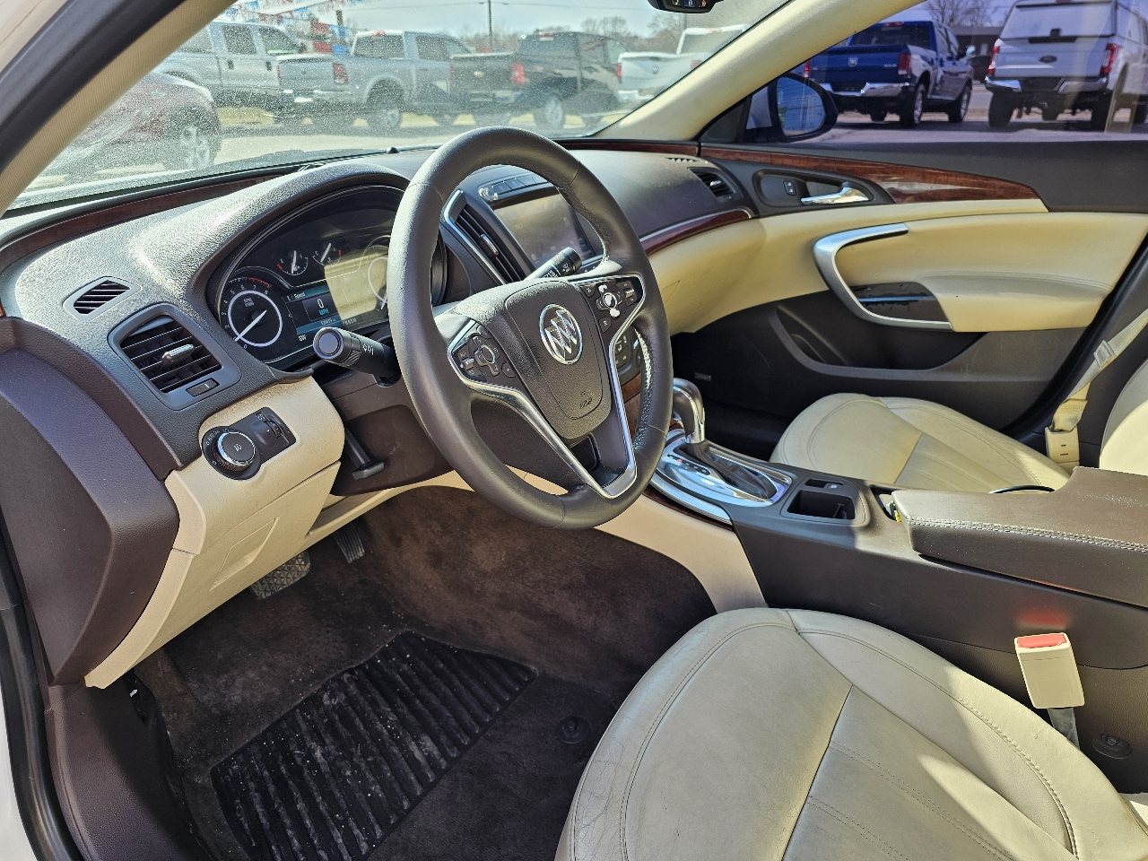 Buick Regal 4dr Sdn Premium II FWD 2016