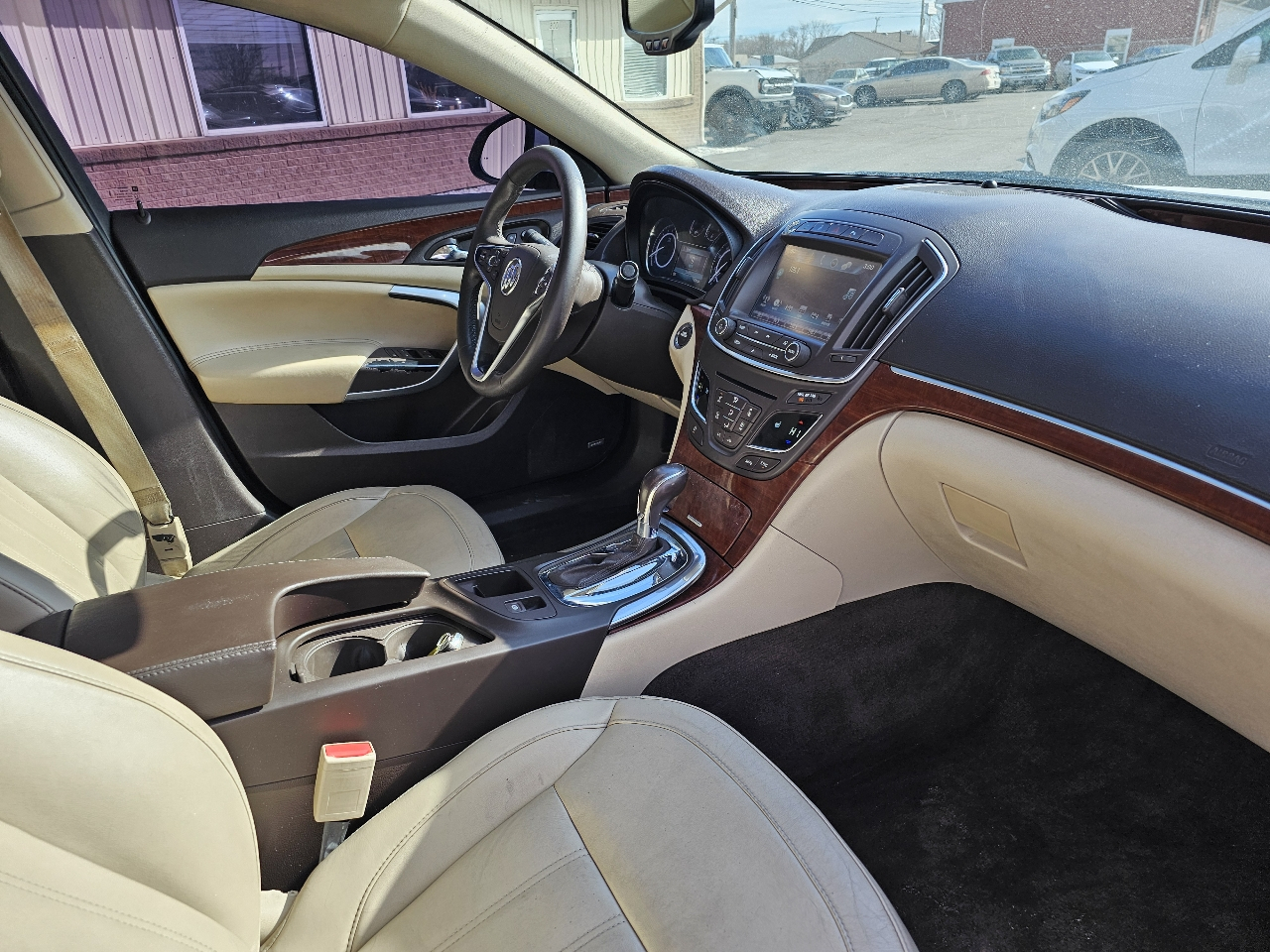 Buick Regal 4dr Sdn Premium II FWD 2016