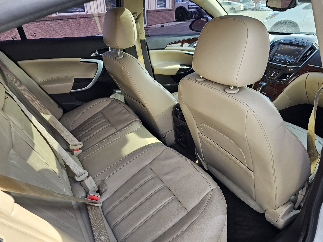 Buick Regal 4dr Sdn Premium II FWD 2016