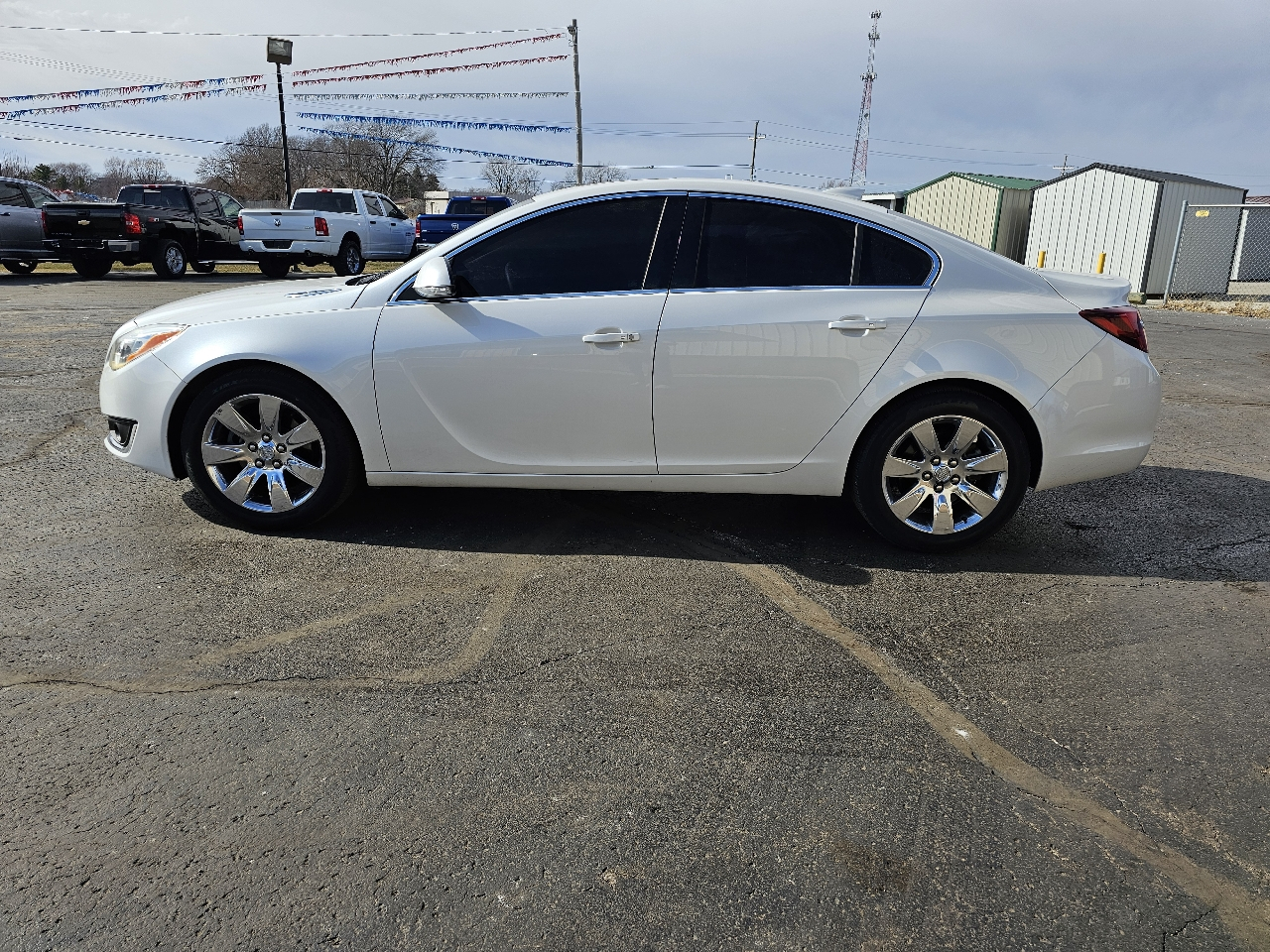 Buick Regal 4dr Sdn Premium II FWD 2016