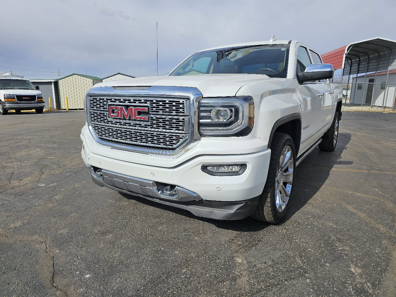 GMC Sierra 1500 4WD Crew Cab 143.5" Denali 2017