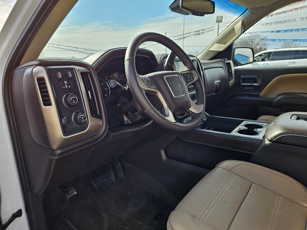 GMC Sierra 1500 4WD Crew Cab 143.5" Denali 2017
