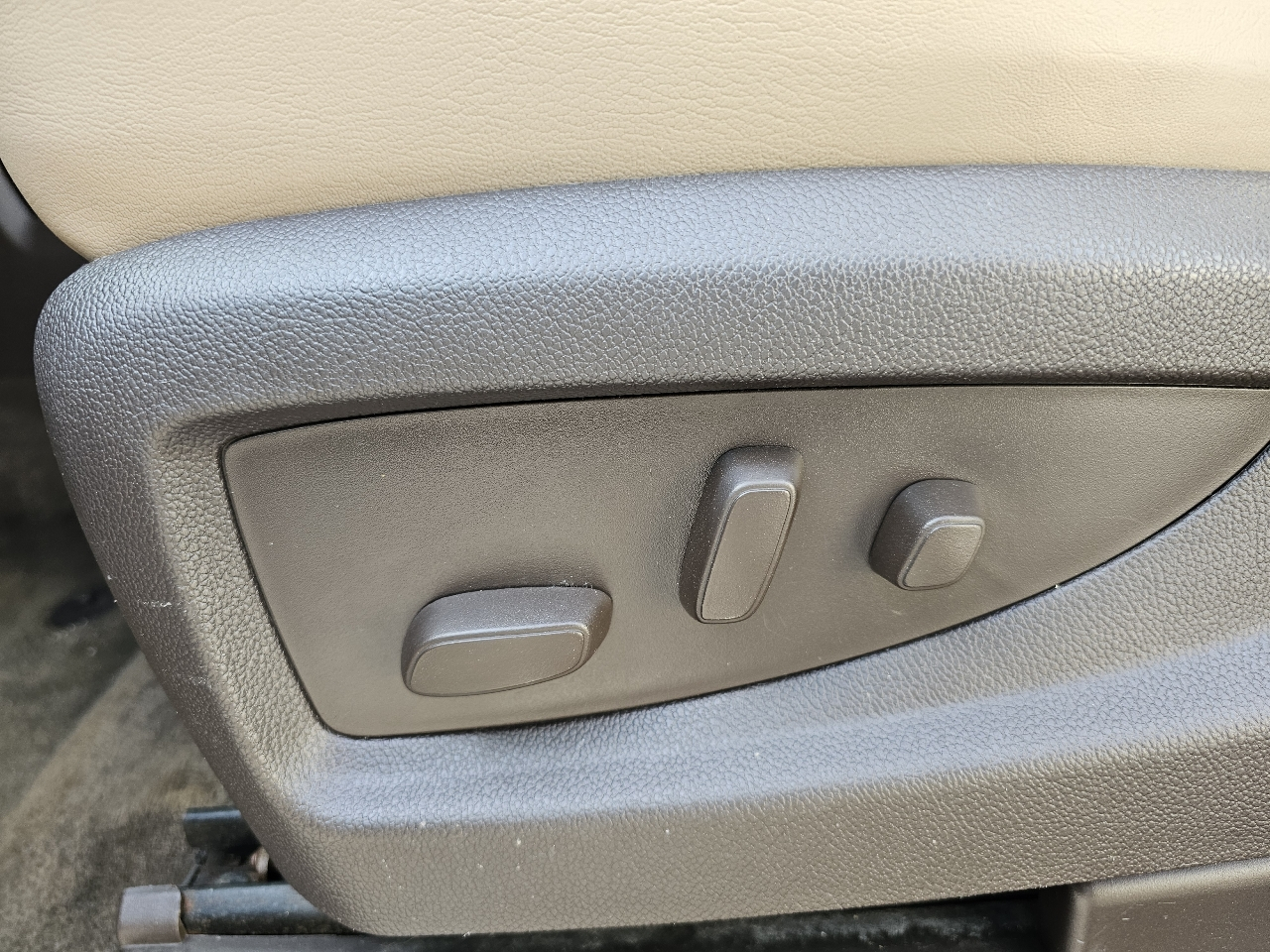 GMC Sierra 1500 4WD Crew Cab 143.5" Denali 2017