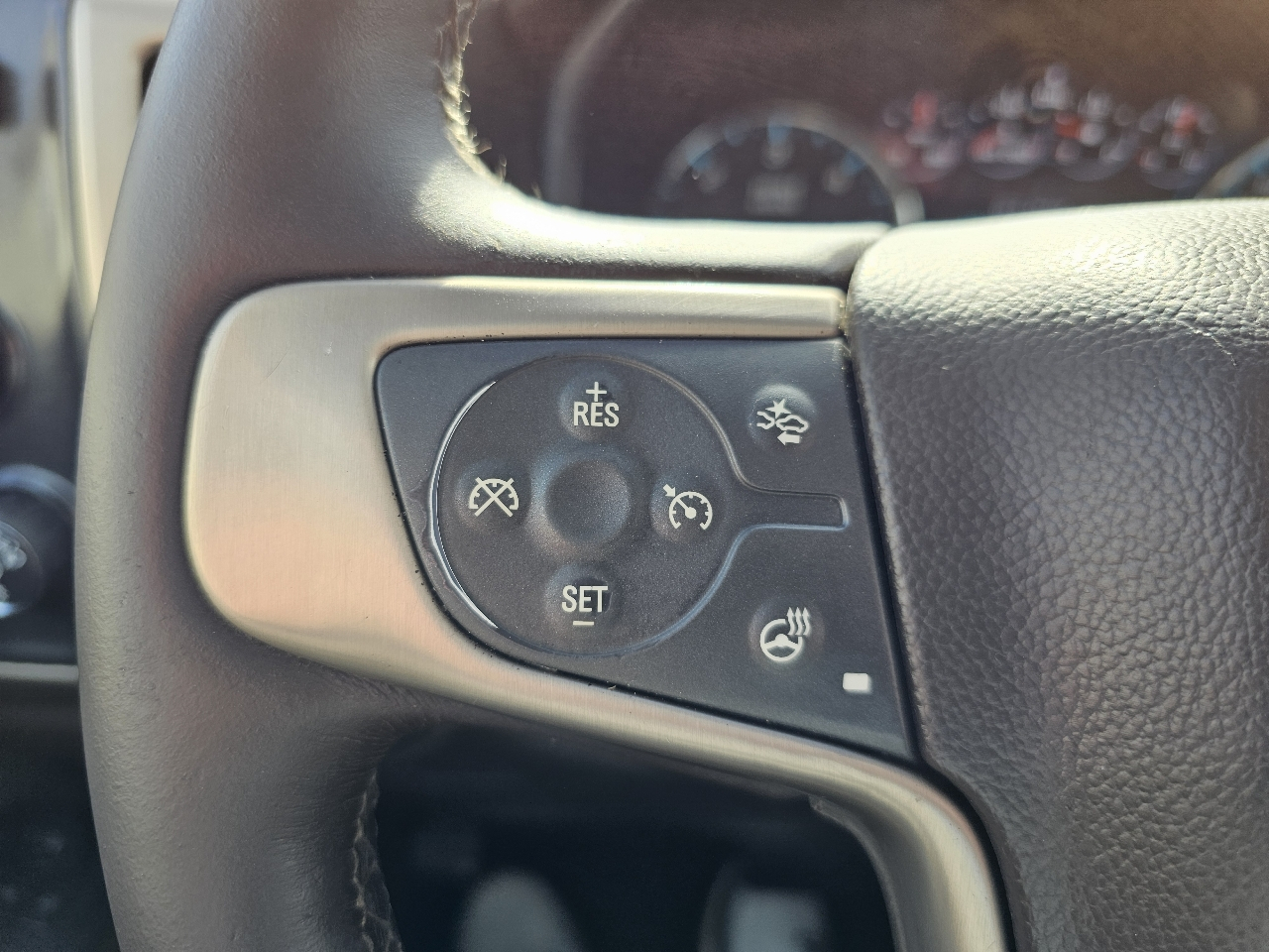 GMC Sierra 1500 4WD Crew Cab 143.5" Denali 2017