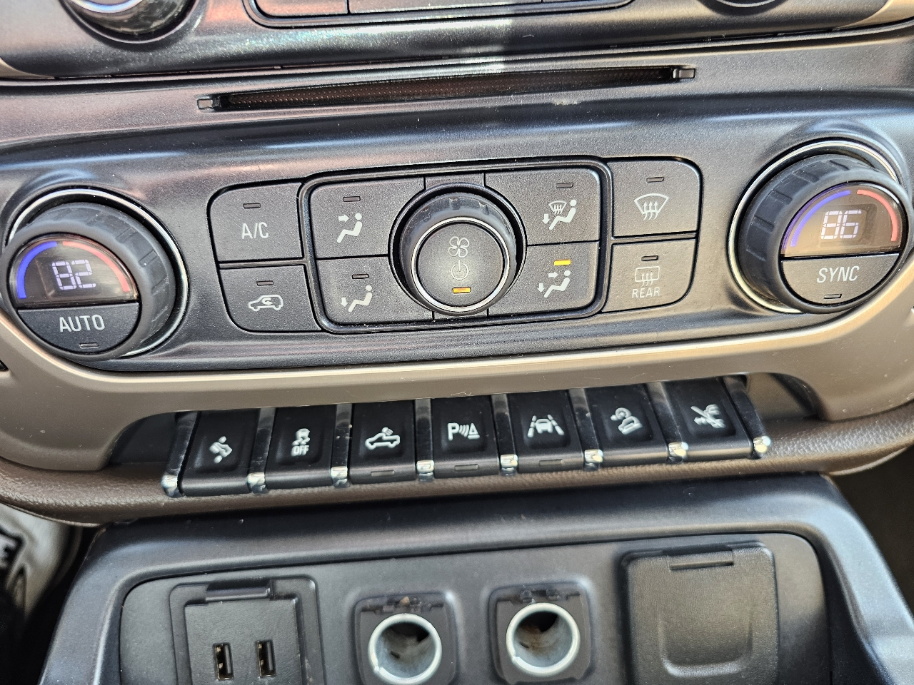 GMC Sierra 1500 4WD Crew Cab 143.5" Denali 2017