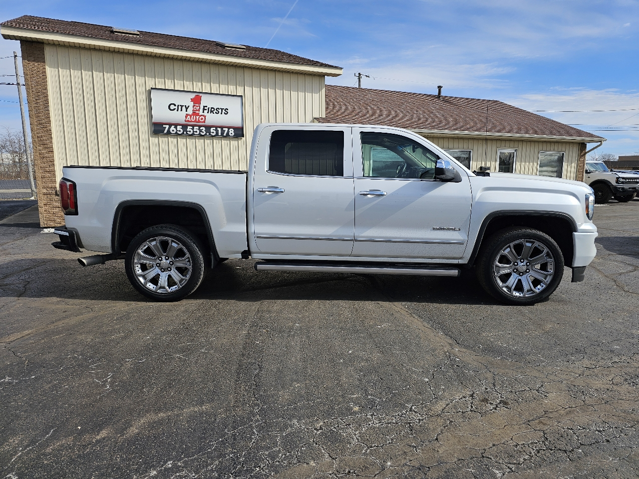 GMC Sierra 1500 4WD Crew Cab 143.5" Denali 2017