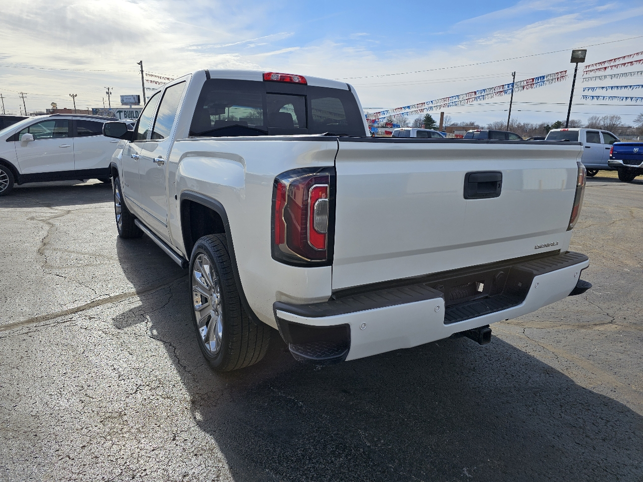 GMC Sierra 1500 4WD Crew Cab 143.5" Denali 2017