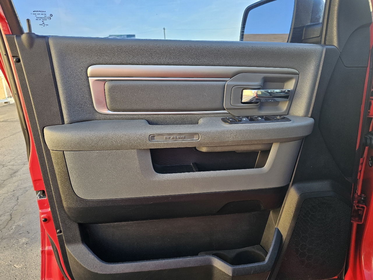 RAM 1500 4WD Crew Cab 140.5" Big Horn 2015