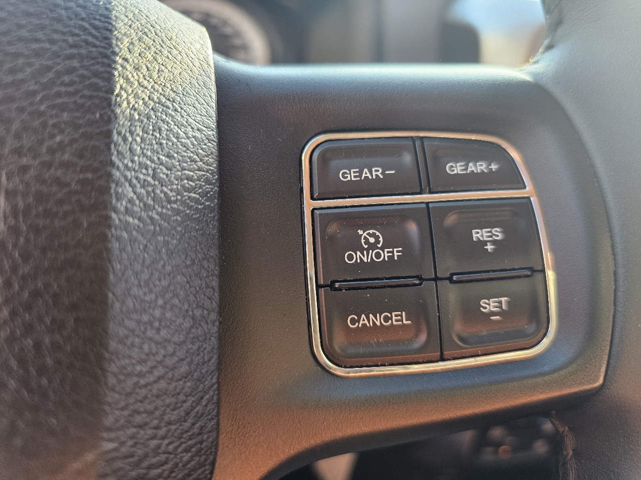 RAM 1500 4WD Crew Cab 140.5" Big Horn 2015