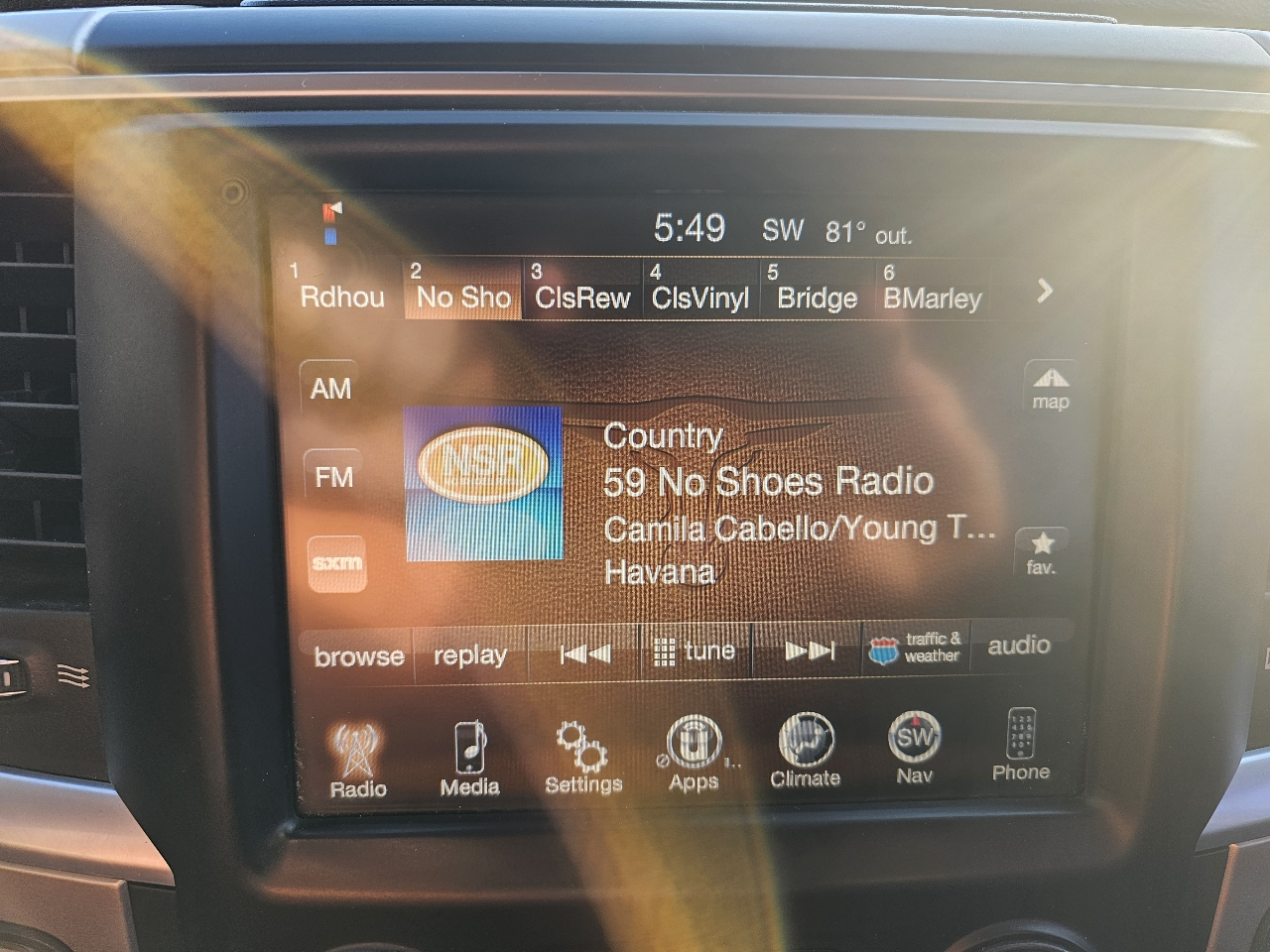 RAM 1500 4WD Crew Cab 140.5" Big Horn 2015